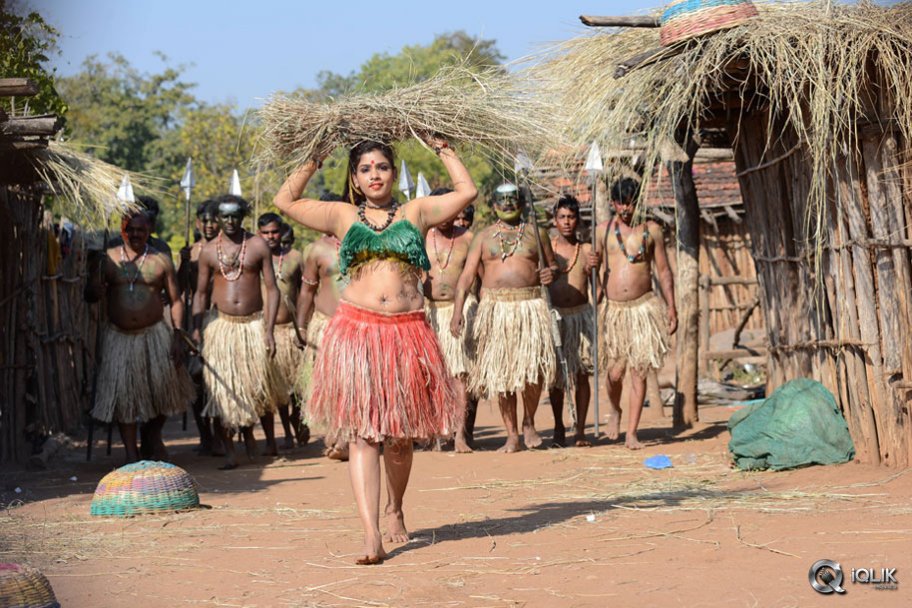 Dhanalakshmi Thalupu Thadithe